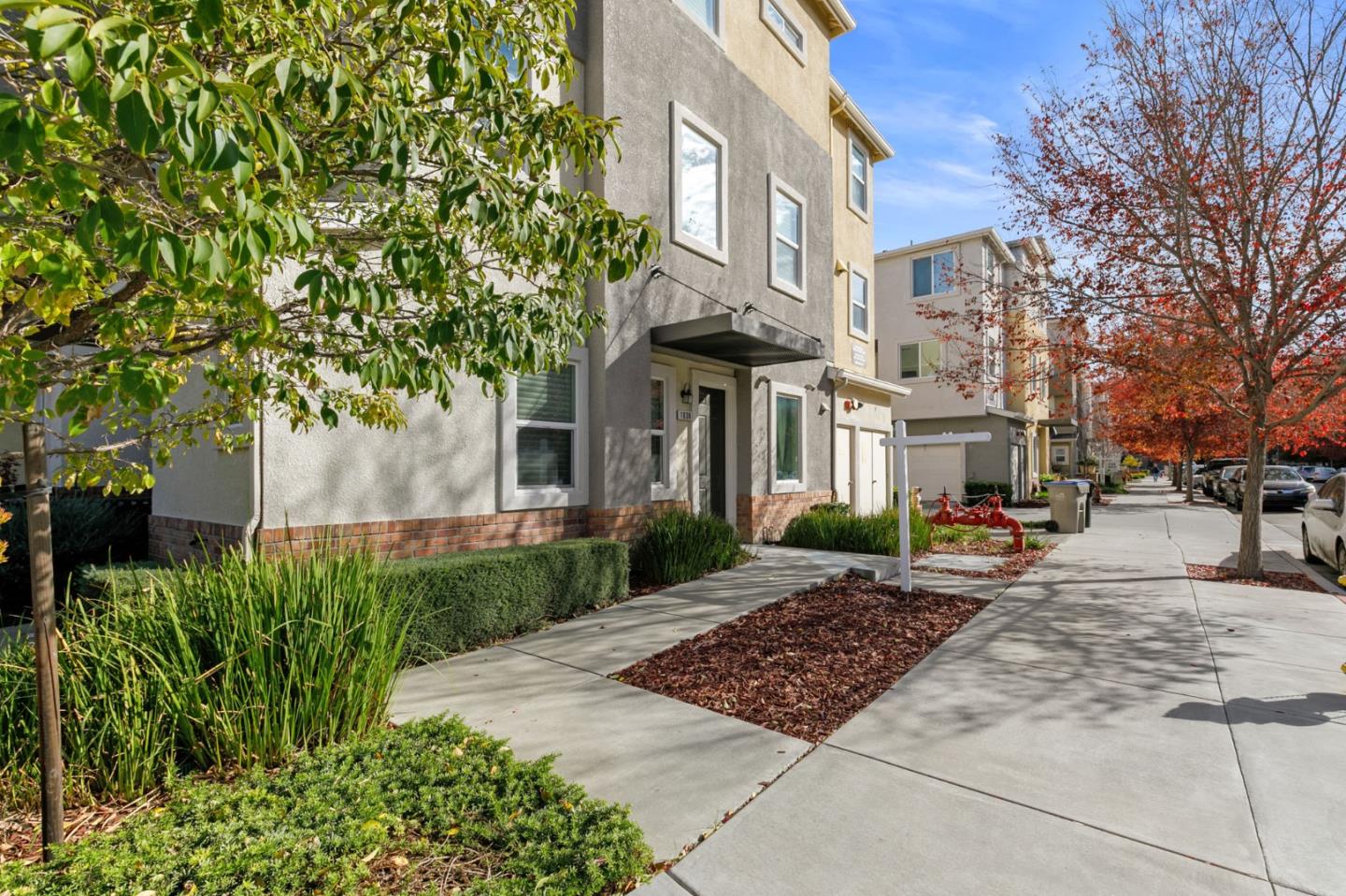 Detail Gallery Image 2 of 52 For 1038 Giacomo Ln, San Jose,  CA 95131 - 4 Beds | 3/1 Baths