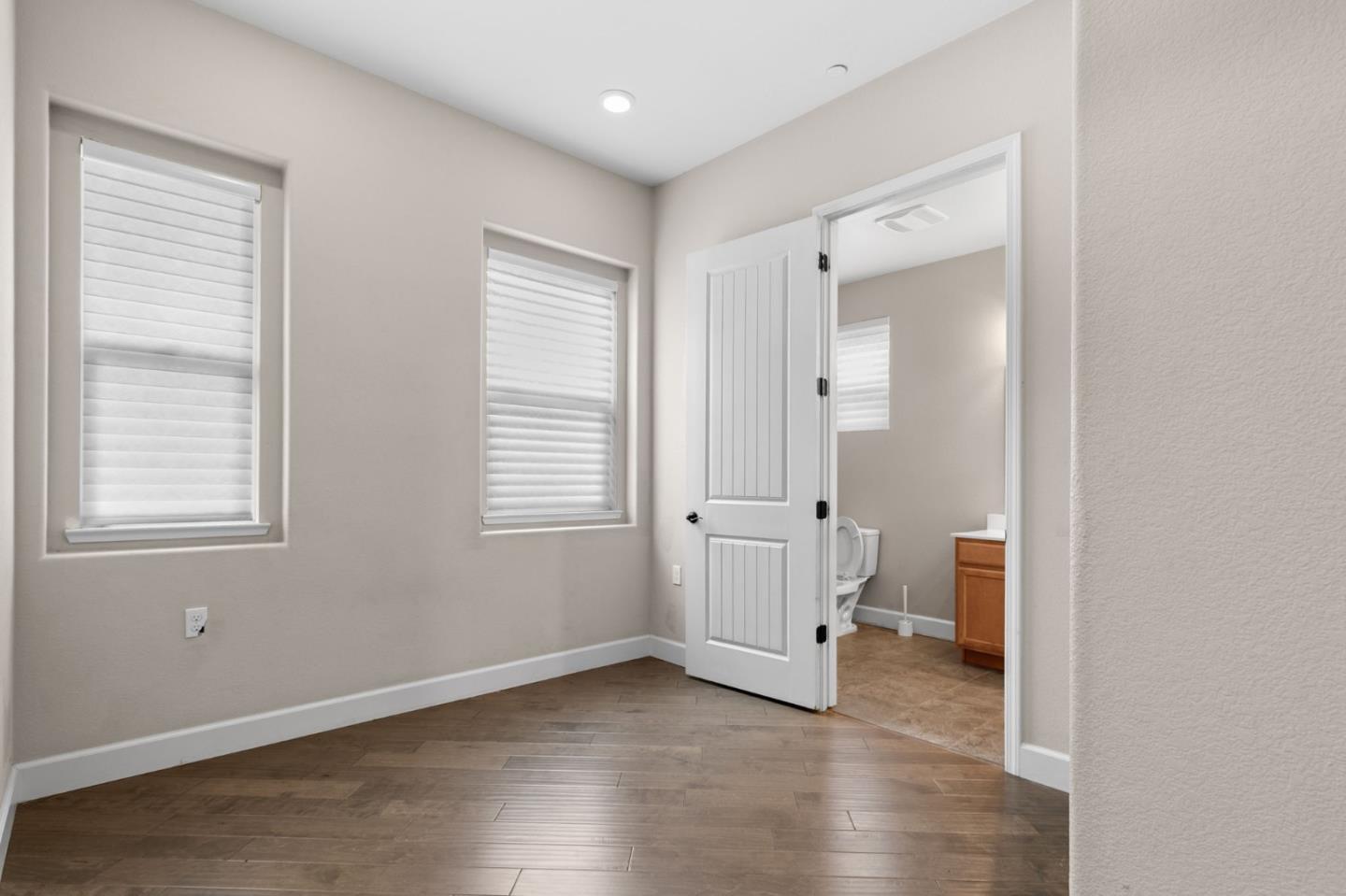 Detail Gallery Image 42 of 52 For 1038 Giacomo Ln, San Jose,  CA 95131 - 4 Beds | 3/1 Baths