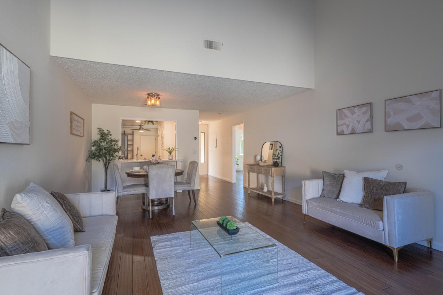 Detail Gallery Image 16 of 43 For 1868 Cherokee #1,  Salinas,  CA 93906 - 2 Beds | 2 Baths