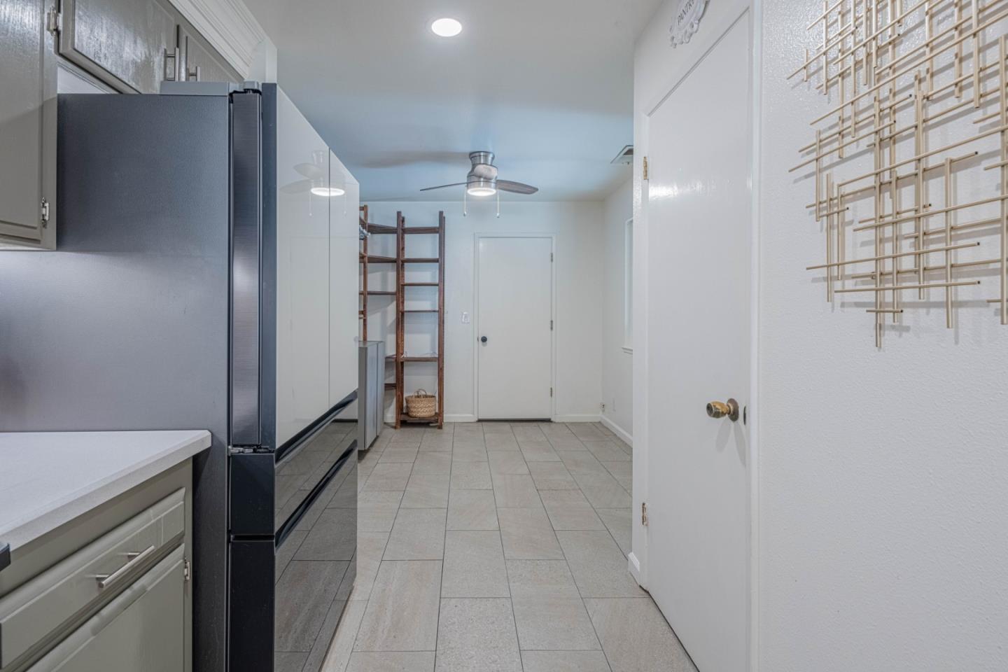 Detail Gallery Image 23 of 43 For 1868 Cherokee #1,  Salinas,  CA 93906 - 2 Beds | 2 Baths