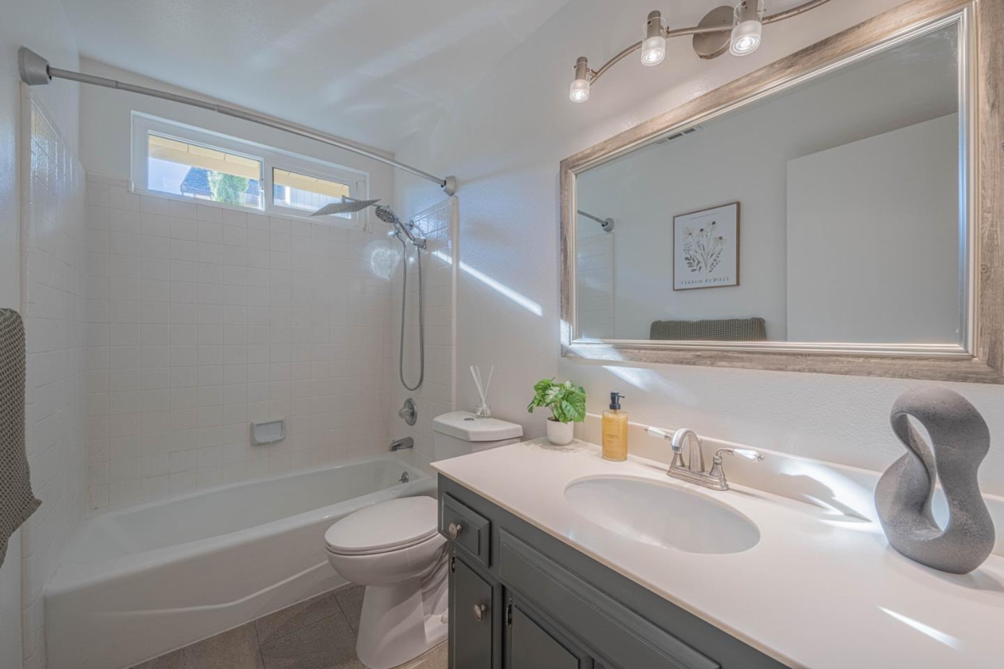 Detail Gallery Image 39 of 43 For 1868 Cherokee #1,  Salinas,  CA 93906 - 2 Beds | 2 Baths