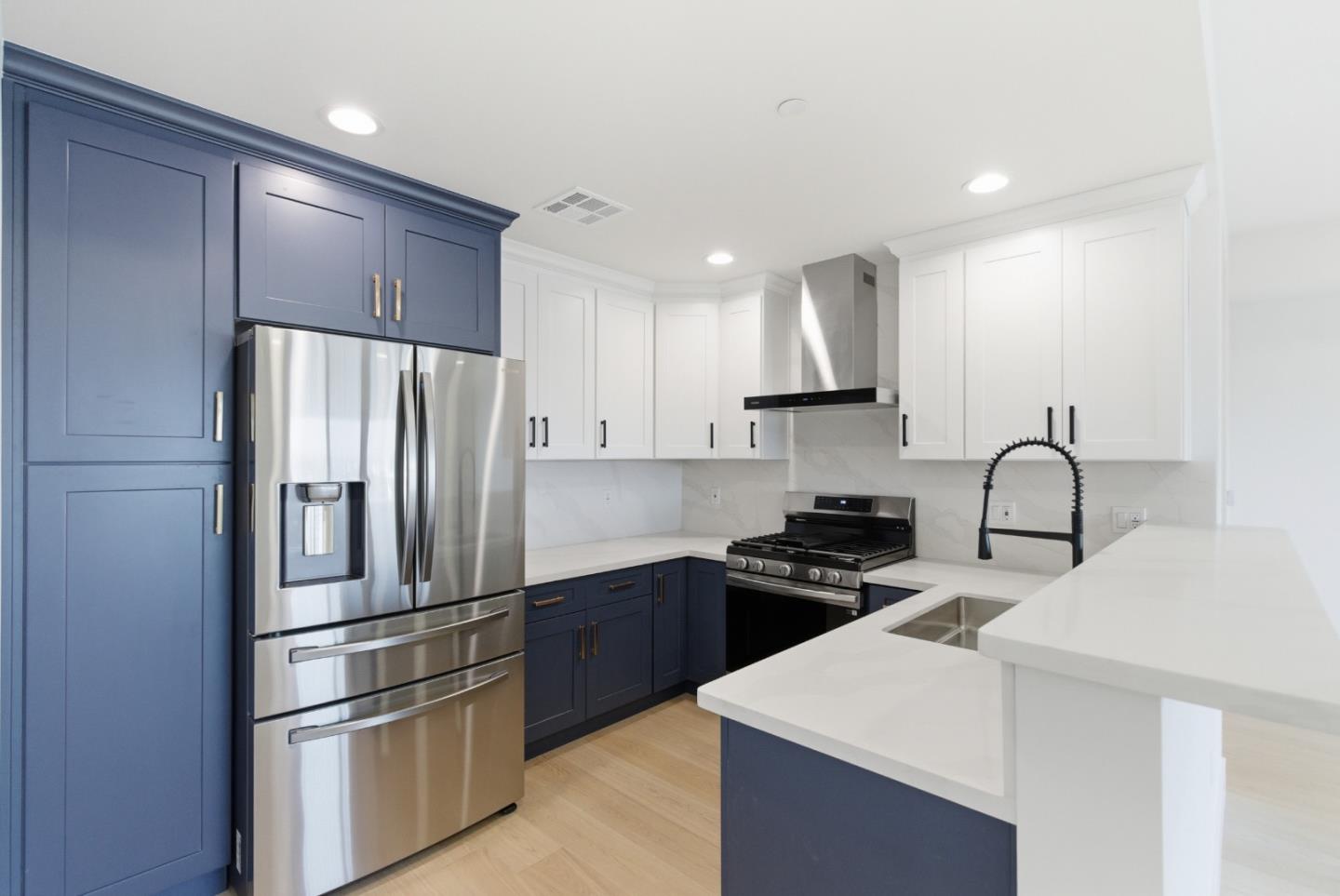 Detail Gallery Image 14 of 48 For 560 El Camino Real #406,  San Carlos,  CA 94070 - 2 Beds | 2 Baths