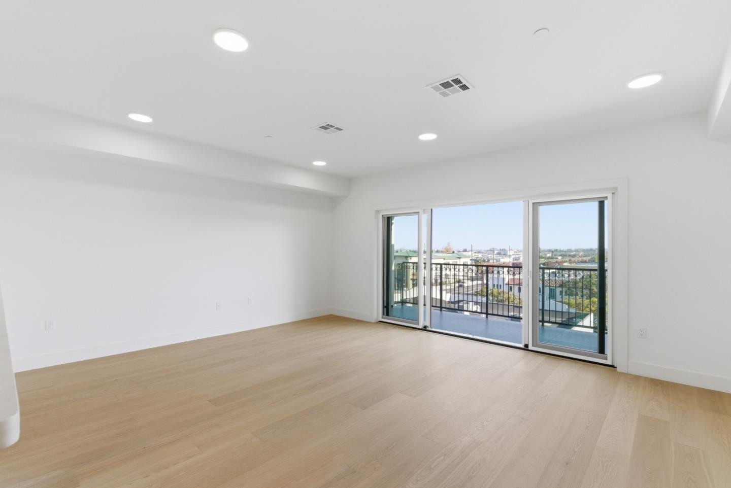 Detail Gallery Image 35 of 48 For 560 El Camino Real #406,  San Carlos,  CA 94070 - 2 Beds | 2 Baths