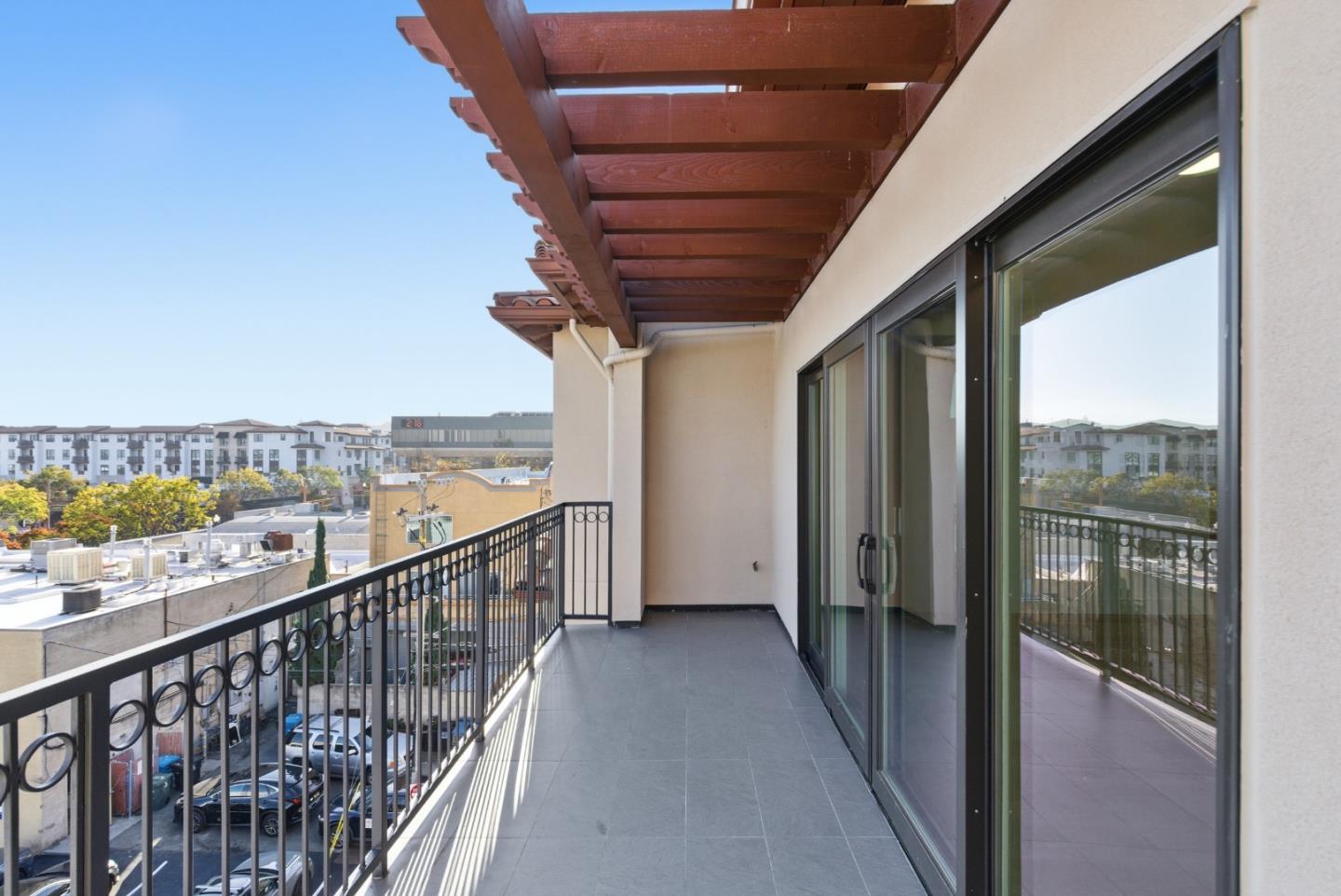 Detail Gallery Image 9 of 48 For 560 El Camino Real #406,  San Carlos,  CA 94070 - 2 Beds | 2 Baths