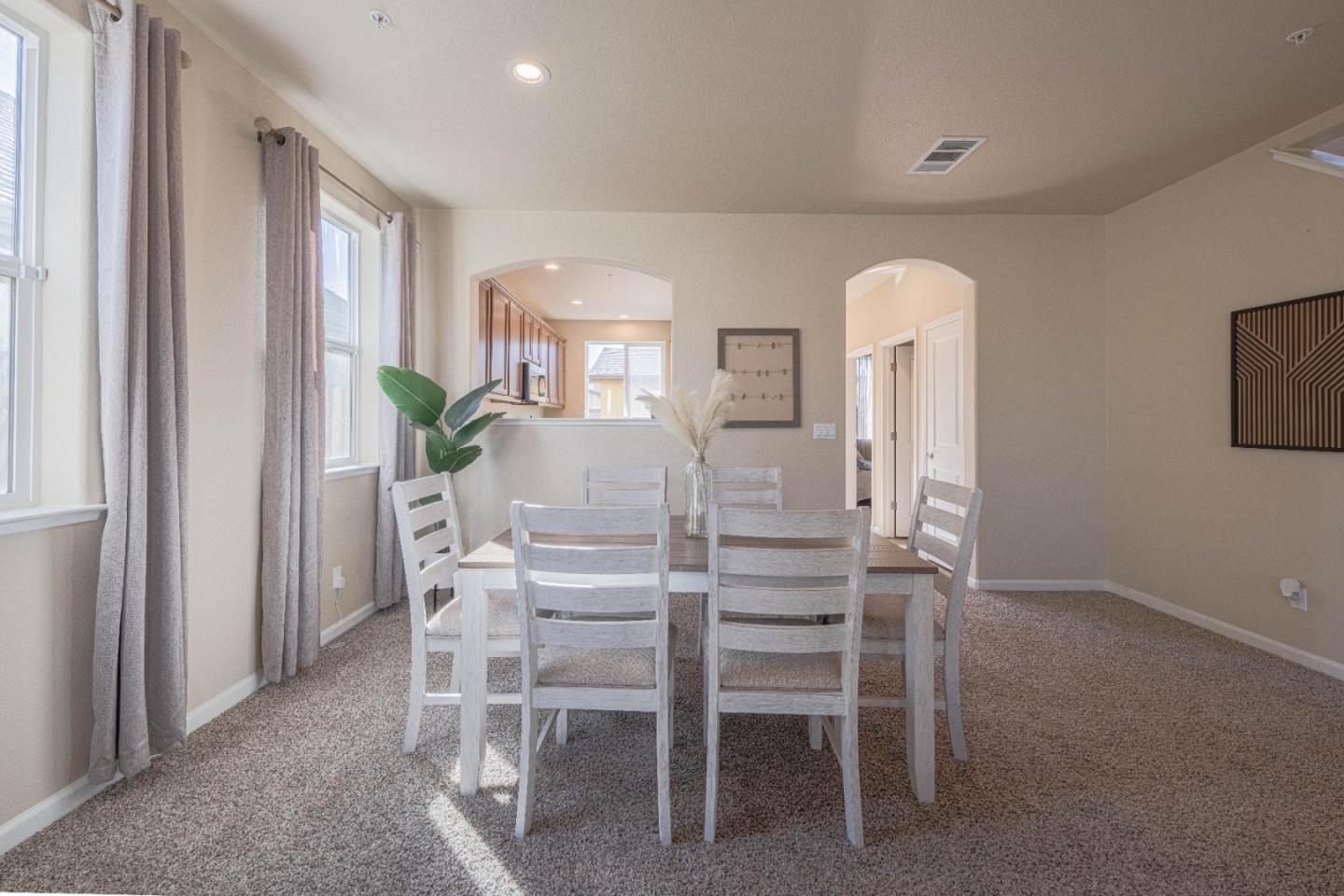 Detail Gallery Image 11 of 31 For 773 Brandywine Ln, King City,  CA 93930 - 4 Beds | 3 Baths