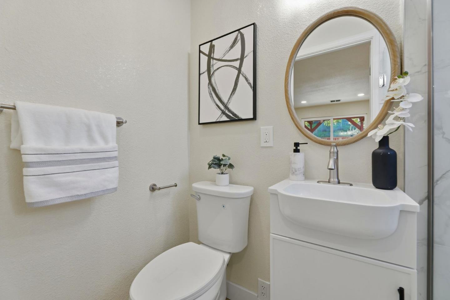 Detail Gallery Image 16 of 23 For 570 Continental Dr, San Jose,  CA 95111 - 3 Beds | 2 Baths