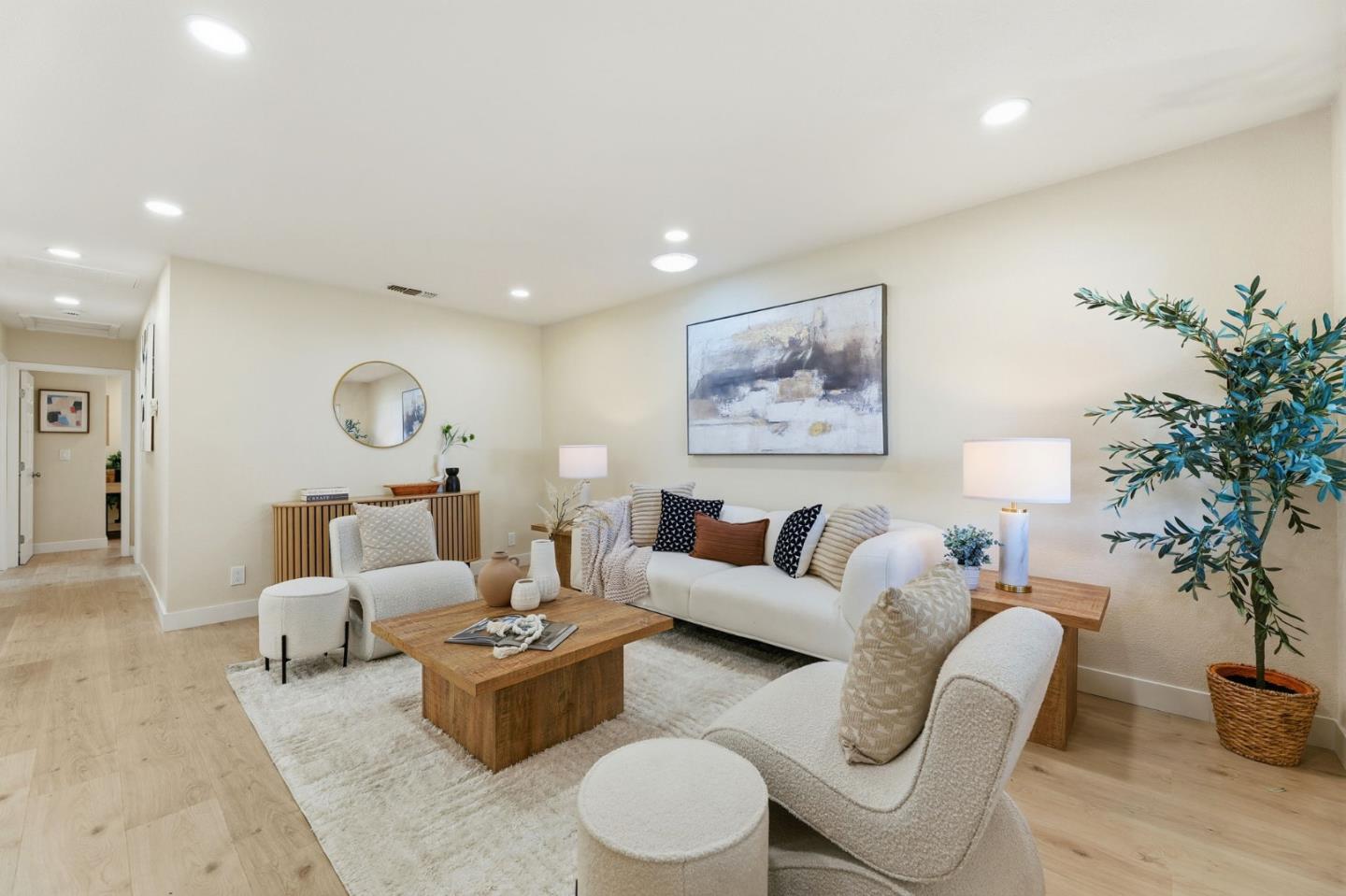 Detail Gallery Image 4 of 23 For 570 Continental Dr, San Jose,  CA 95111 - 3 Beds | 2 Baths