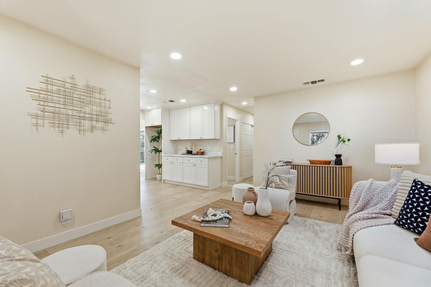 Detail Gallery Image 5 of 23 For 570 Continental Dr, San Jose,  CA 95111 - 3 Beds | 2 Baths