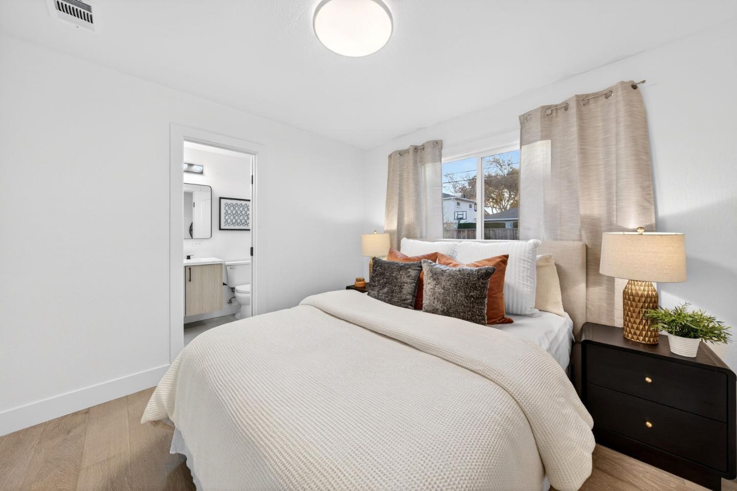 Detail Gallery Image 11 of 30 For 642 Salberg Ave, Santa Clara,  CA 95051 - 3 Beds | 2 Baths