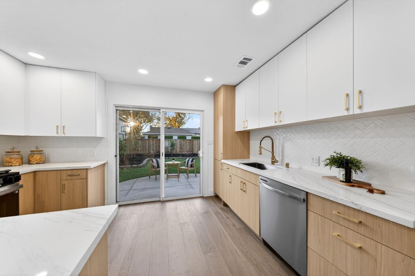 Detail Gallery Image 8 of 30 For 642 Salberg Ave, Santa Clara,  CA 95051 - 3 Beds | 2 Baths