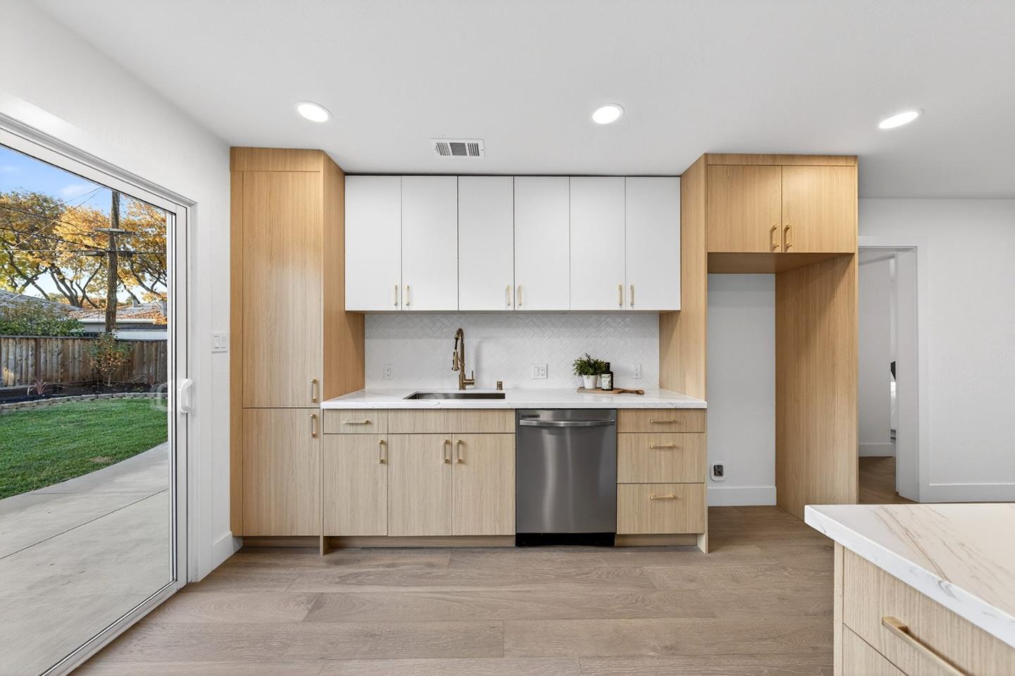 Detail Gallery Image 9 of 30 For 642 Salberg Ave, Santa Clara,  CA 95051 - 3 Beds | 2 Baths