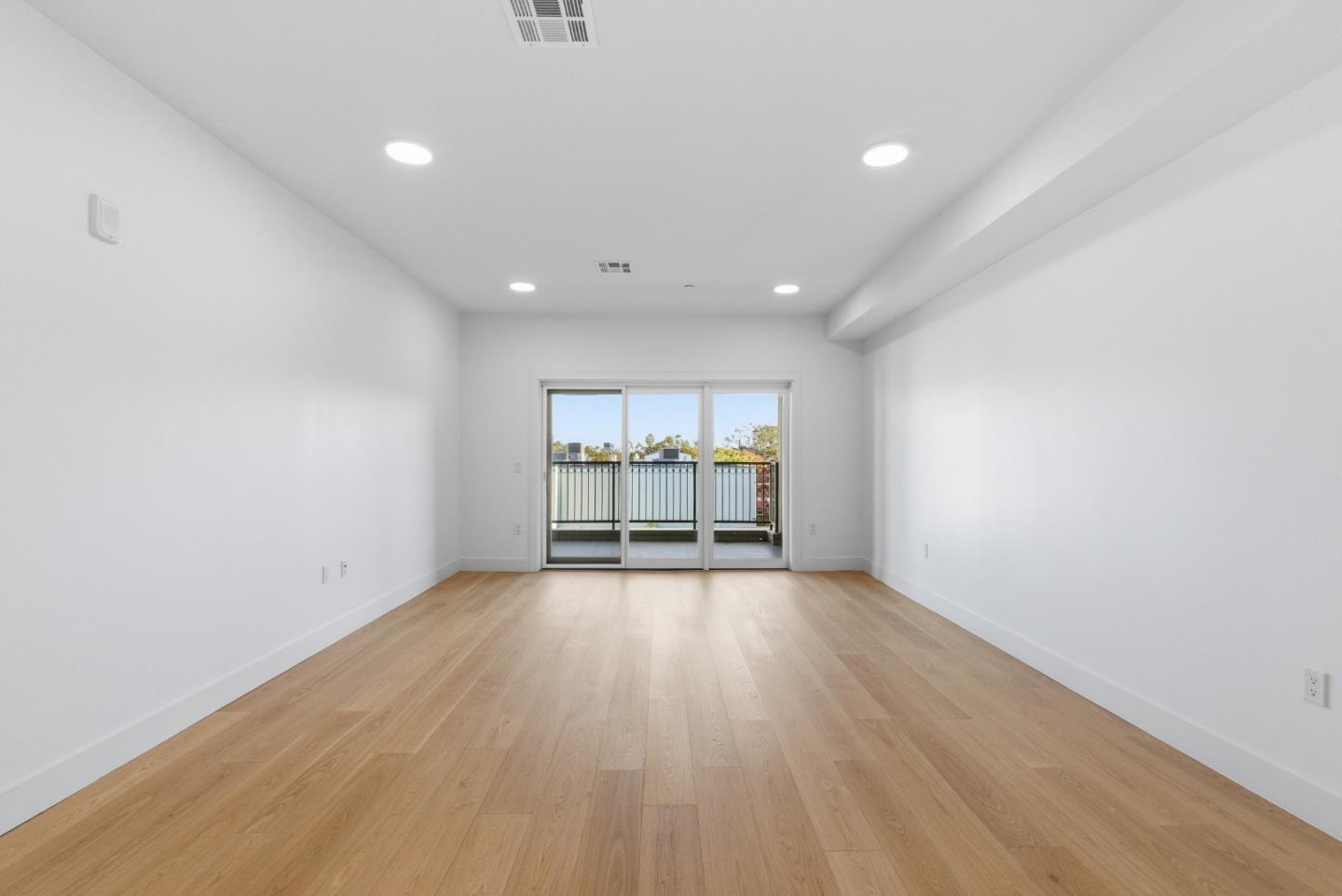 Detail Gallery Image 20 of 54 For 560 El Camino Real #207,  San Carlos,  CA 94070 - 2 Beds | 2/1 Baths