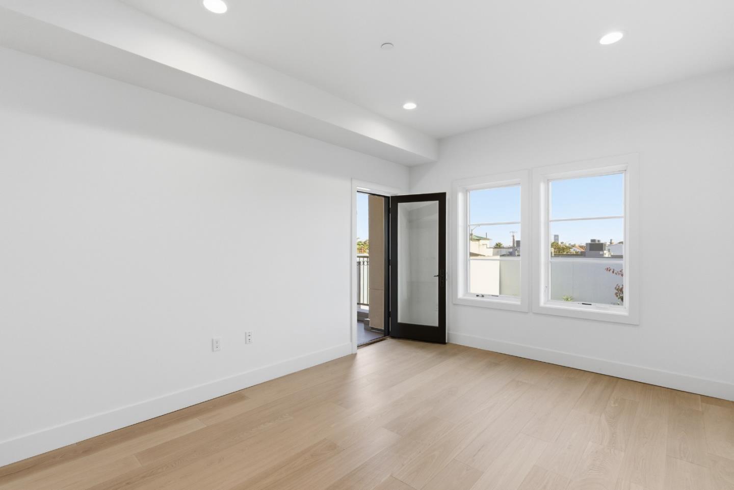 Detail Gallery Image 27 of 54 For 560 El Camino Real #207,  San Carlos,  CA 94070 - 2 Beds | 2/1 Baths