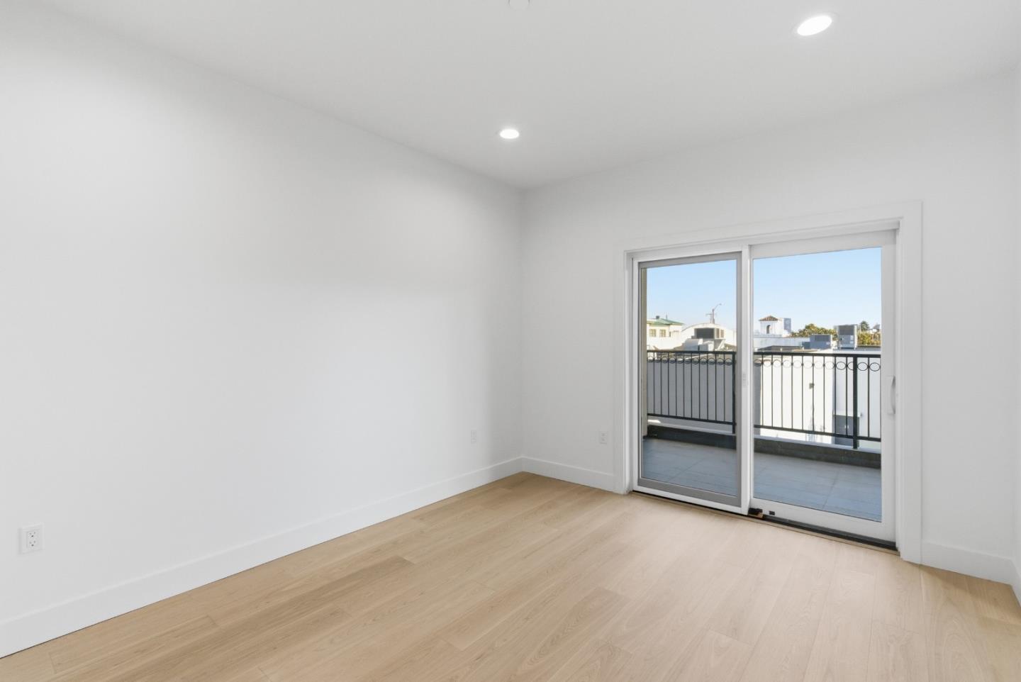 Detail Gallery Image 36 of 54 For 560 El Camino Real #207,  San Carlos,  CA 94070 - 2 Beds | 2/1 Baths