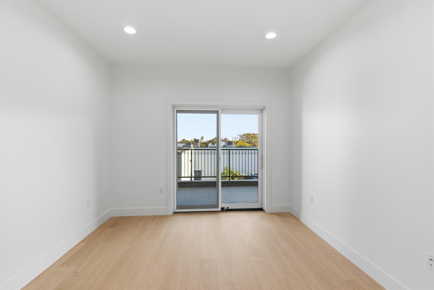 Detail Gallery Image 37 of 54 For 560 El Camino Real #207,  San Carlos,  CA 94070 - 2 Beds | 2/1 Baths