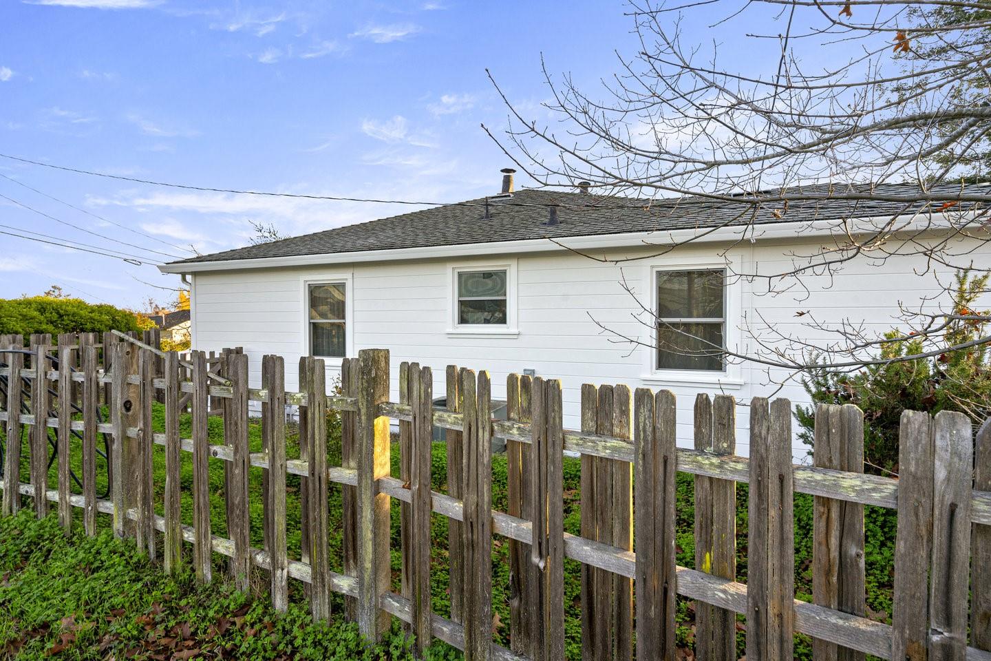 Detail Gallery Image 13 of 51 For 80 Hilltop Dr, San Carlos,  CA 94070 - 2 Beds | 1 Baths