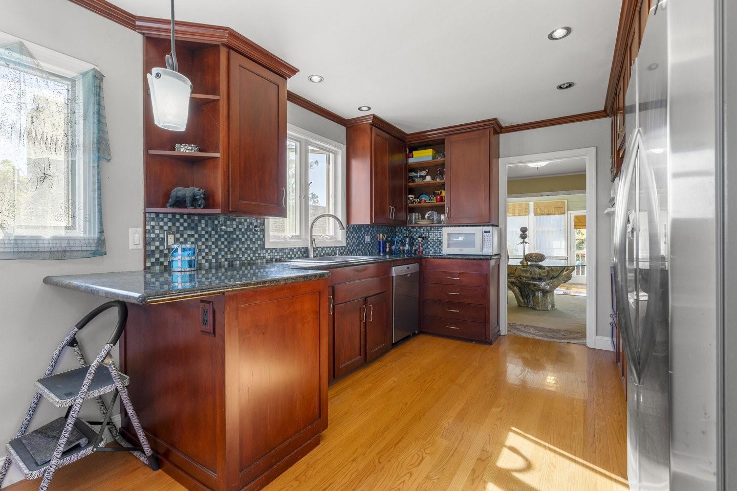 Detail Gallery Image 25 of 51 For 80 Hilltop Dr, San Carlos,  CA 94070 - 2 Beds | 1 Baths