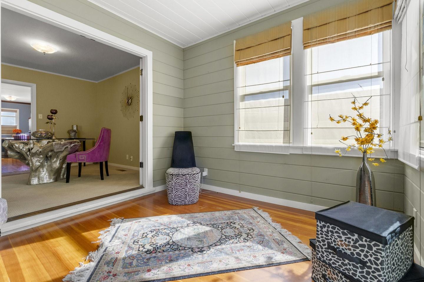 Detail Gallery Image 33 of 51 For 80 Hilltop Dr, San Carlos,  CA 94070 - 2 Beds | 1 Baths