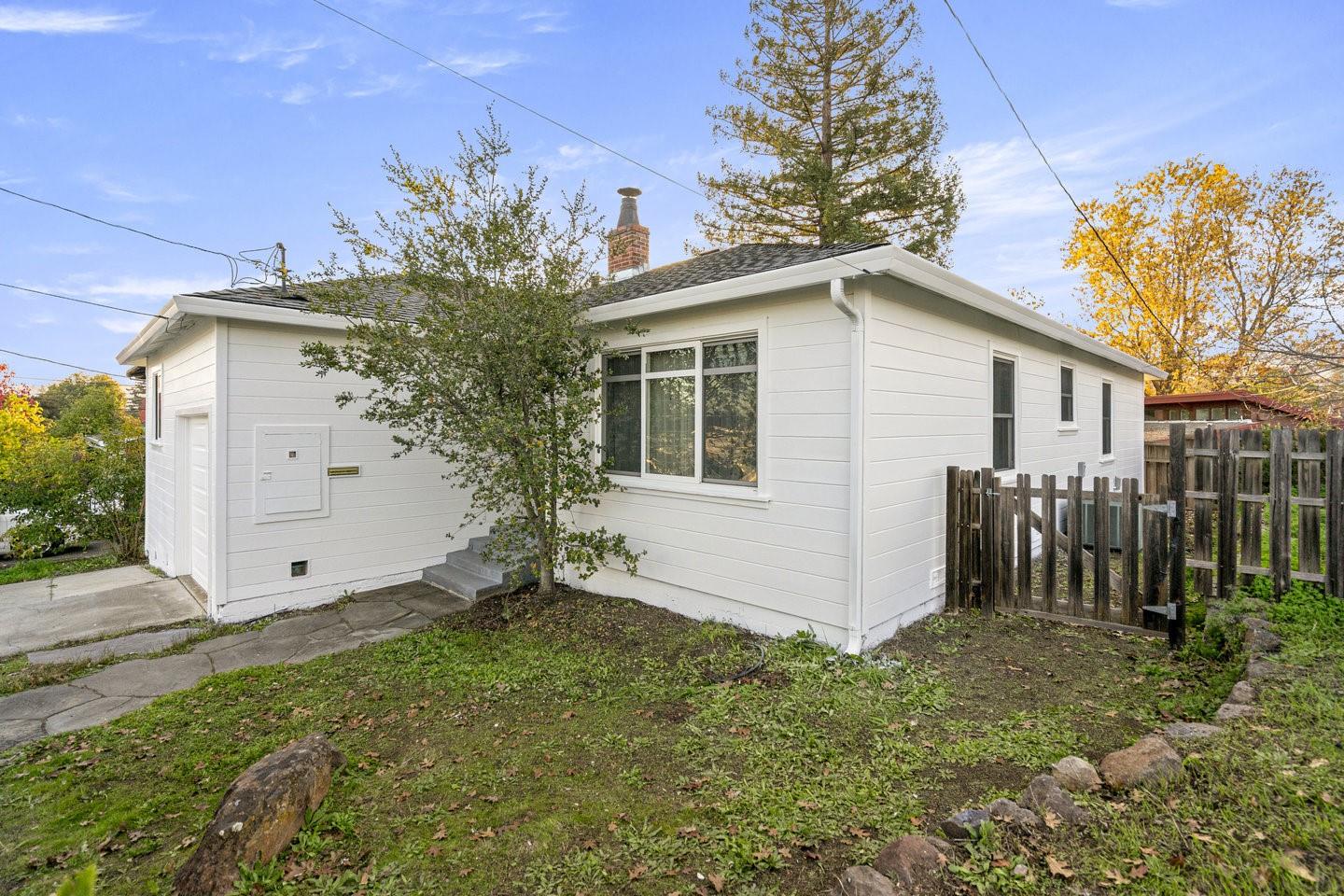 Detail Gallery Image 9 of 51 For 80 Hilltop Dr, San Carlos,  CA 94070 - 2 Beds | 1 Baths