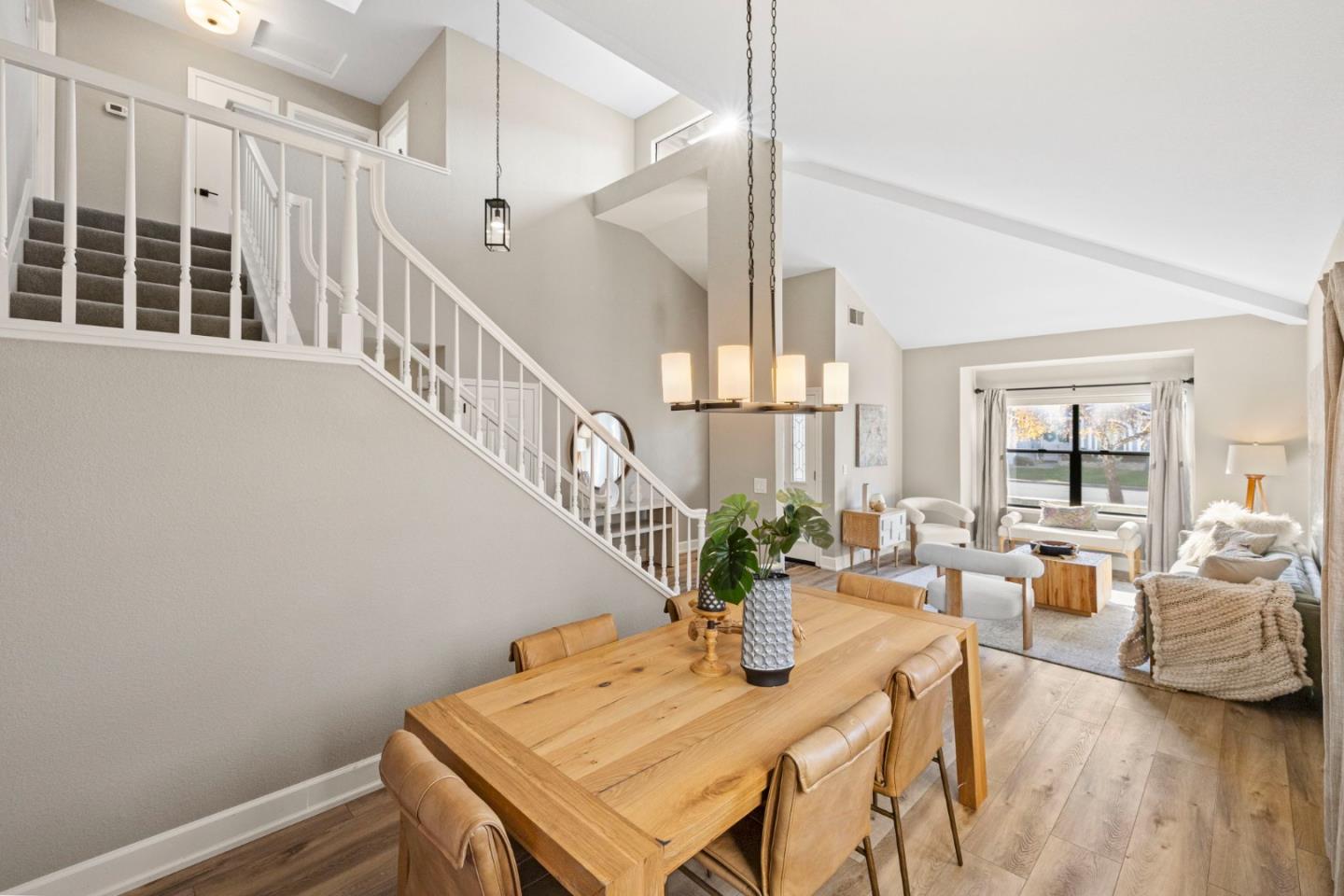 Detail Gallery Image 11 of 107 For 229 Marvilla Cir, Pacifica,  CA 94044 - 4 Beds | 3 Baths