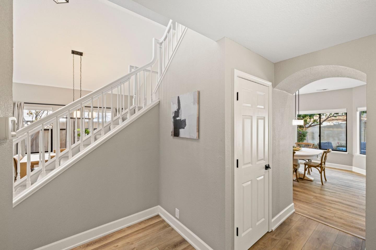 Detail Gallery Image 13 of 107 For 229 Marvilla Cir, Pacifica,  CA 94044 - 4 Beds | 3 Baths