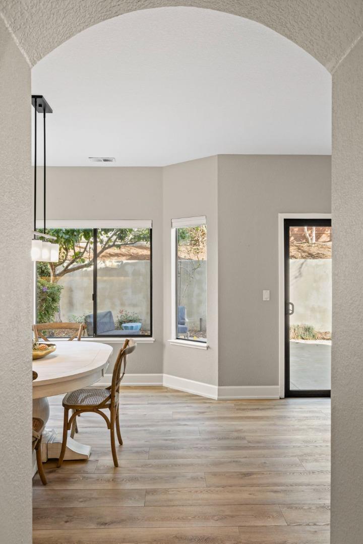 Detail Gallery Image 14 of 107 For 229 Marvilla Cir, Pacifica,  CA 94044 - 4 Beds | 3 Baths