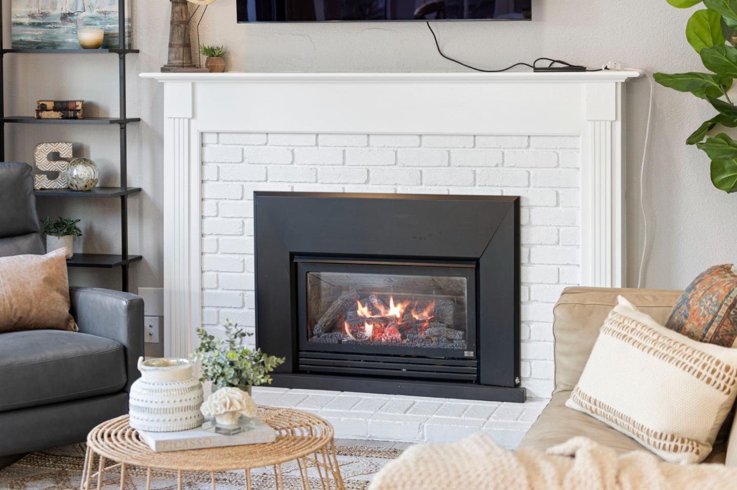 Detail Gallery Image 18 of 107 For 229 Marvilla Cir, Pacifica,  CA 94044 - 4 Beds | 3 Baths