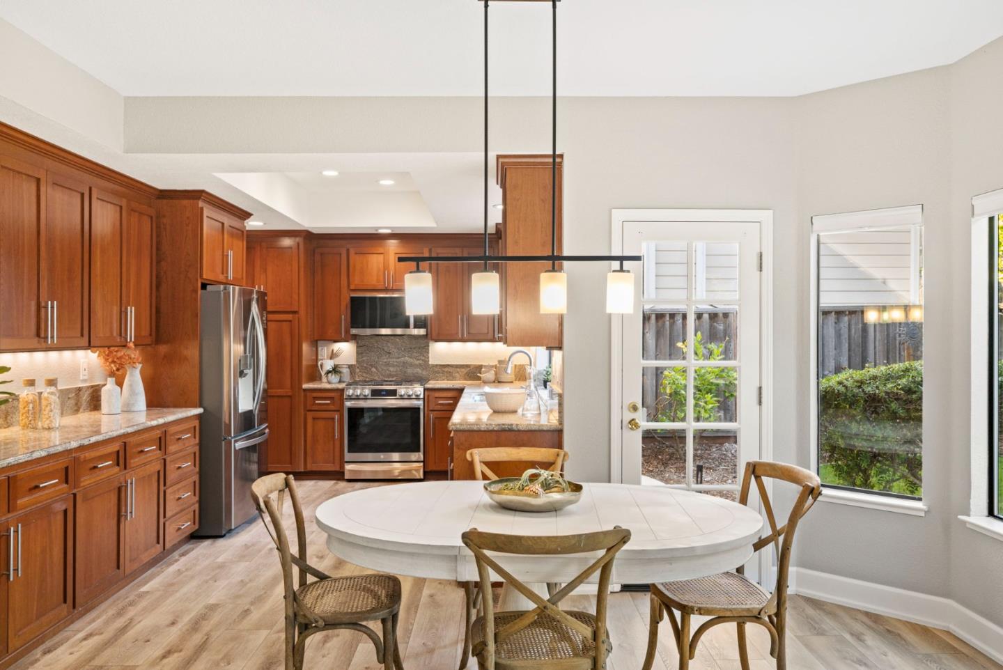 Detail Gallery Image 20 of 107 For 229 Marvilla Cir, Pacifica,  CA 94044 - 4 Beds | 3 Baths