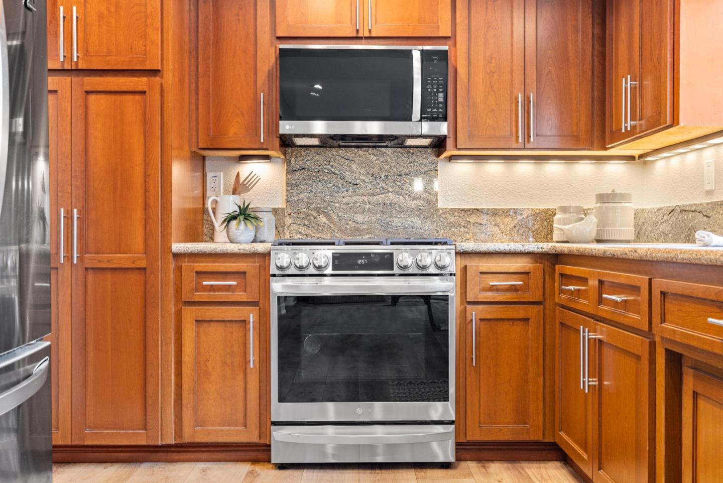 Detail Gallery Image 23 of 107 For 229 Marvilla Cir, Pacifica,  CA 94044 - 4 Beds | 3 Baths