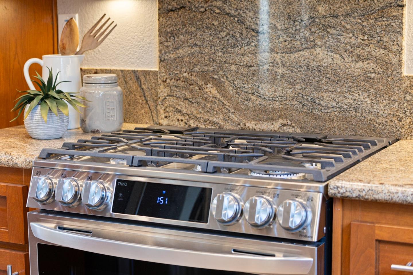 Detail Gallery Image 24 of 107 For 229 Marvilla Cir, Pacifica,  CA 94044 - 4 Beds | 3 Baths