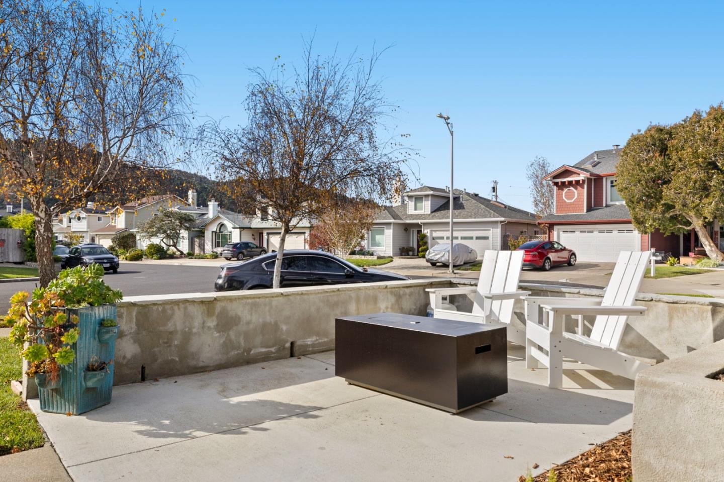 Detail Gallery Image 3 of 107 For 229 Marvilla Cir, Pacifica,  CA 94044 - 4 Beds | 3 Baths