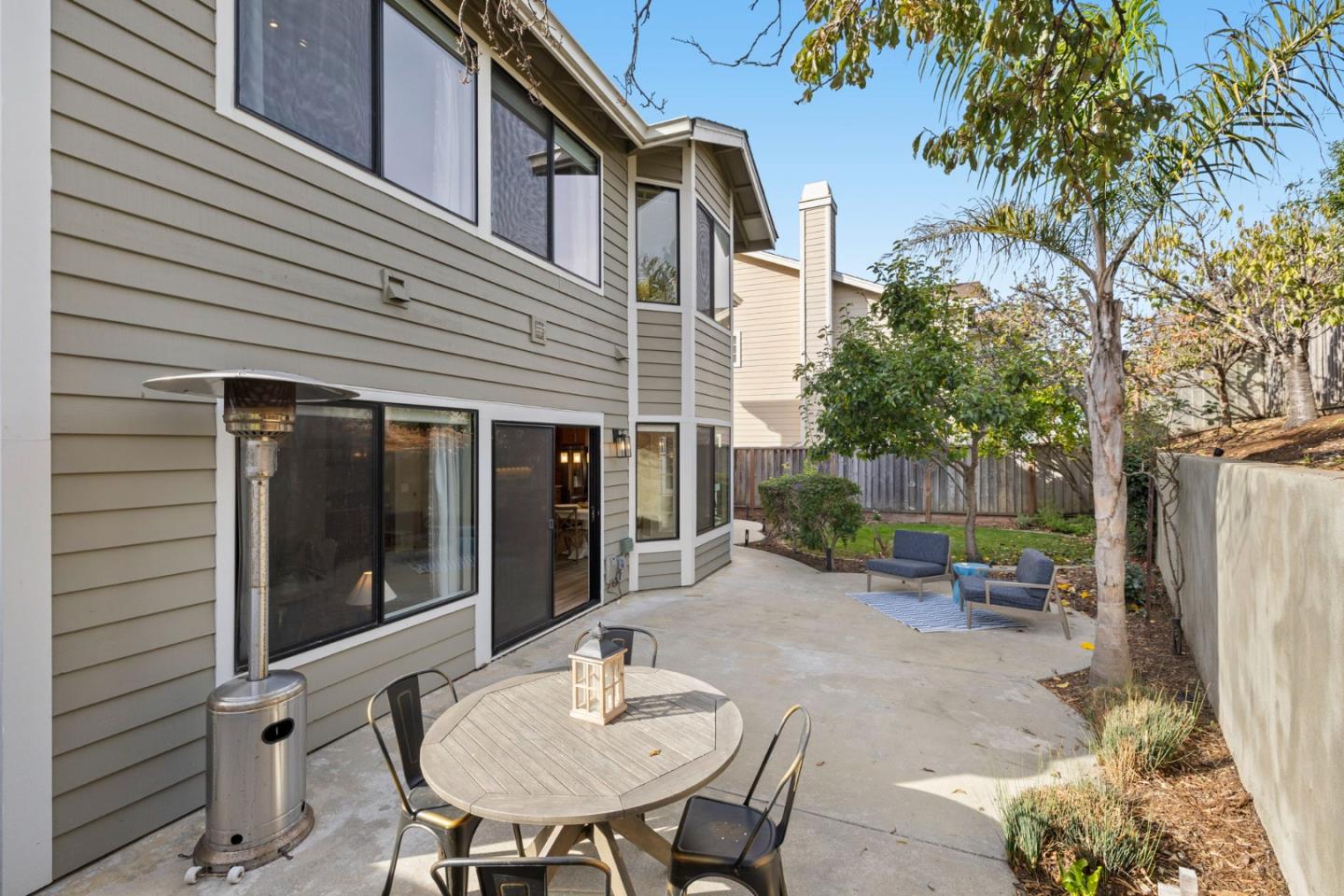 Detail Gallery Image 33 of 107 For 229 Marvilla Cir, Pacifica,  CA 94044 - 4 Beds | 3 Baths