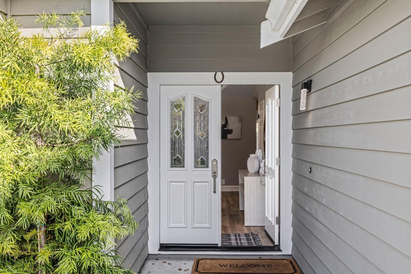 Detail Gallery Image 4 of 107 For 229 Marvilla Cir, Pacifica,  CA 94044 - 4 Beds | 3 Baths