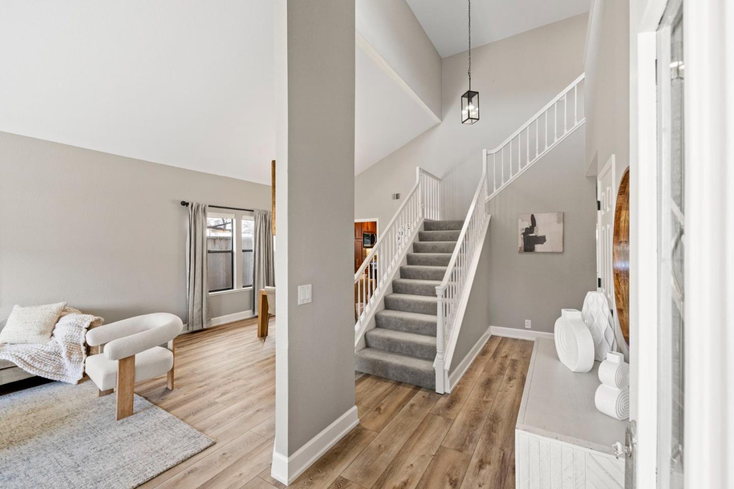 Detail Gallery Image 5 of 107 For 229 Marvilla Cir, Pacifica,  CA 94044 - 4 Beds | 3 Baths