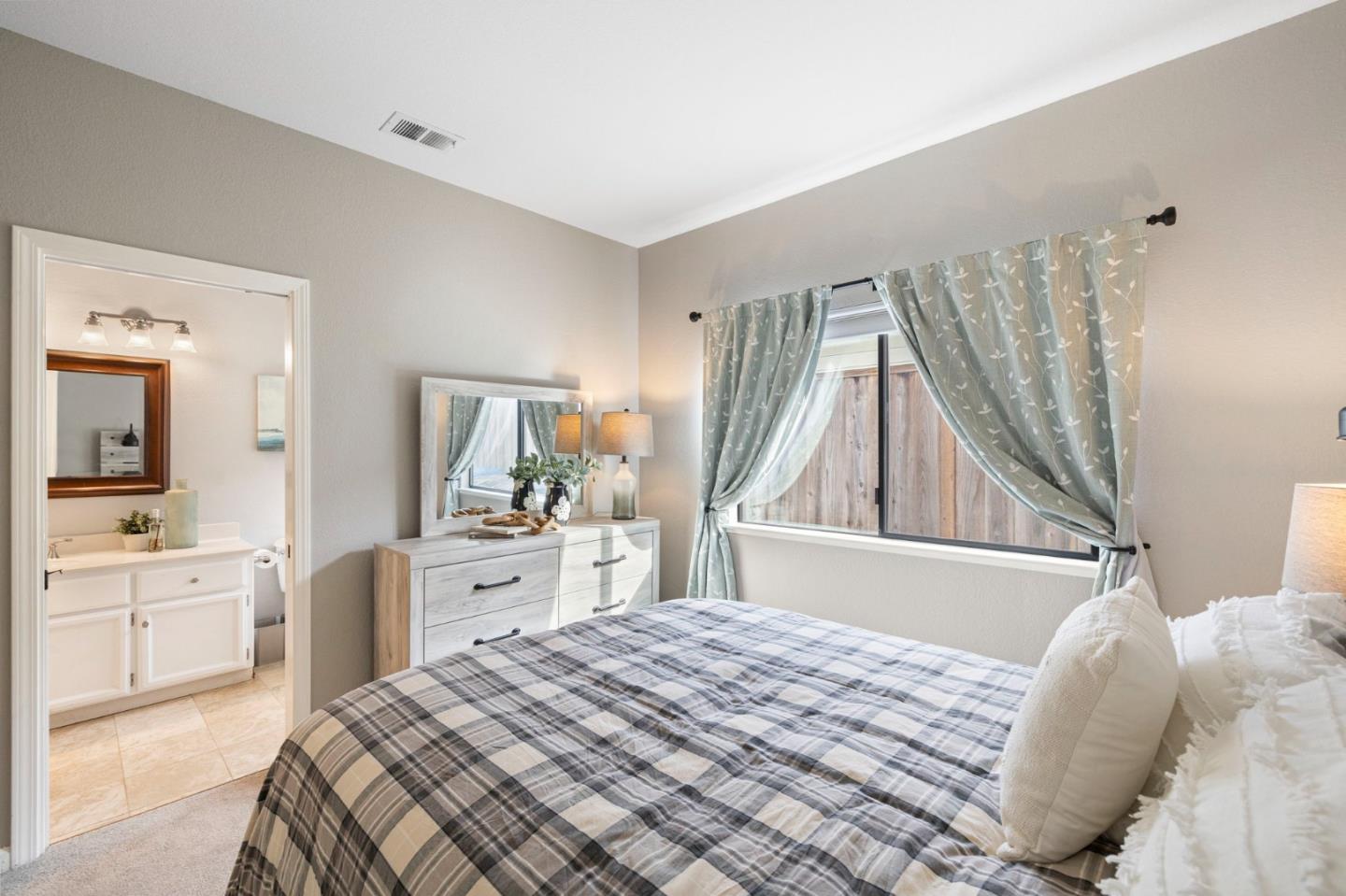 Detail Gallery Image 60 of 107 For 229 Marvilla Cir, Pacifica,  CA 94044 - 4 Beds | 3 Baths