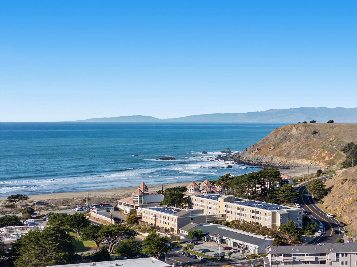 Detail Gallery Image 71 of 107 For 229 Marvilla Cir, Pacifica,  CA 94044 - 4 Beds | 3 Baths