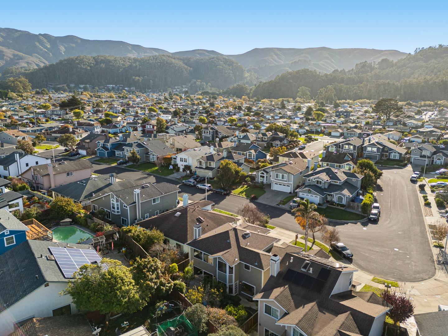 Detail Gallery Image 72 of 107 For 229 Marvilla Cir, Pacifica,  CA 94044 - 4 Beds | 3 Baths