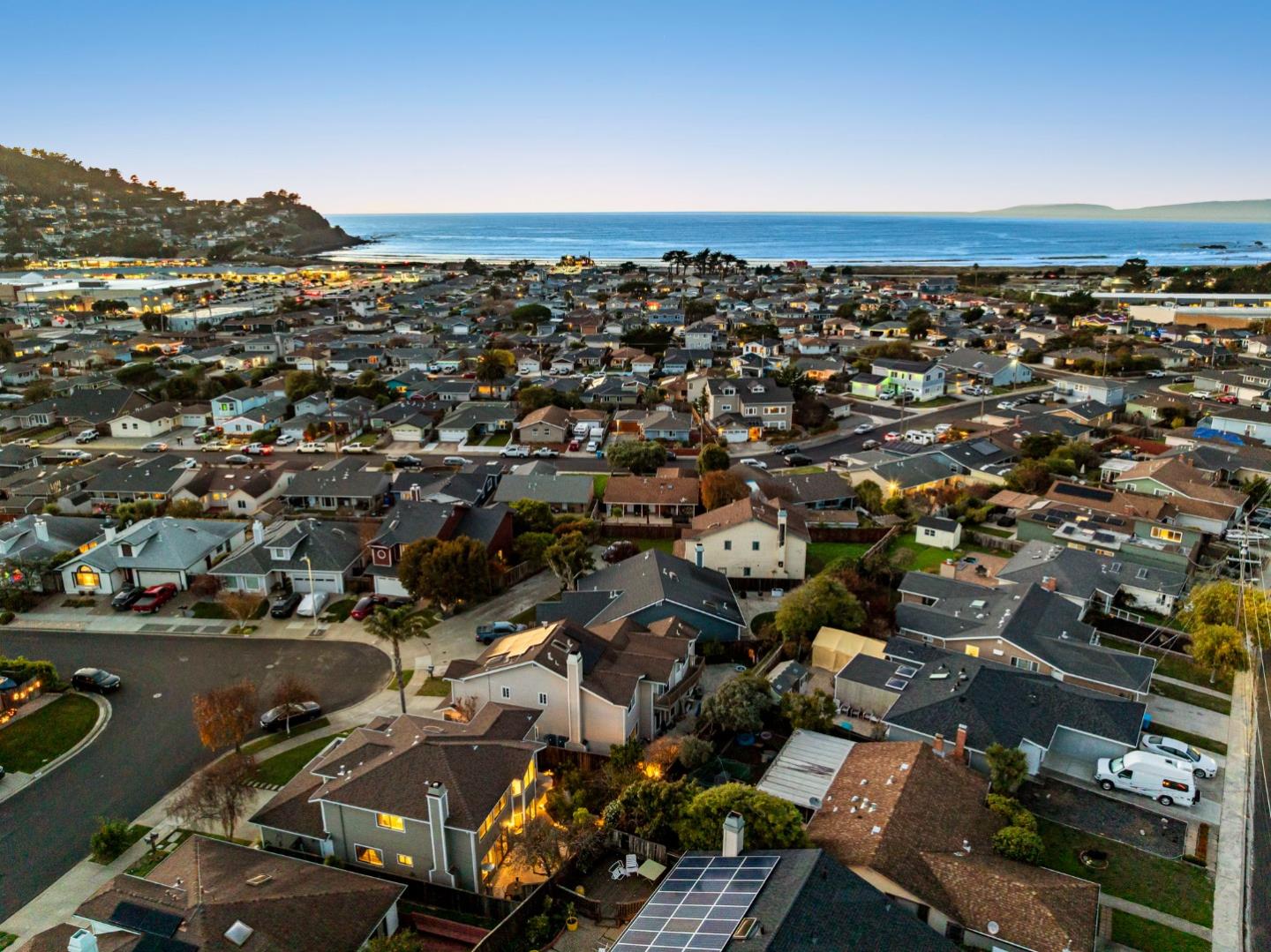 Detail Gallery Image 82 of 107 For 229 Marvilla Cir, Pacifica,  CA 94044 - 4 Beds | 3 Baths