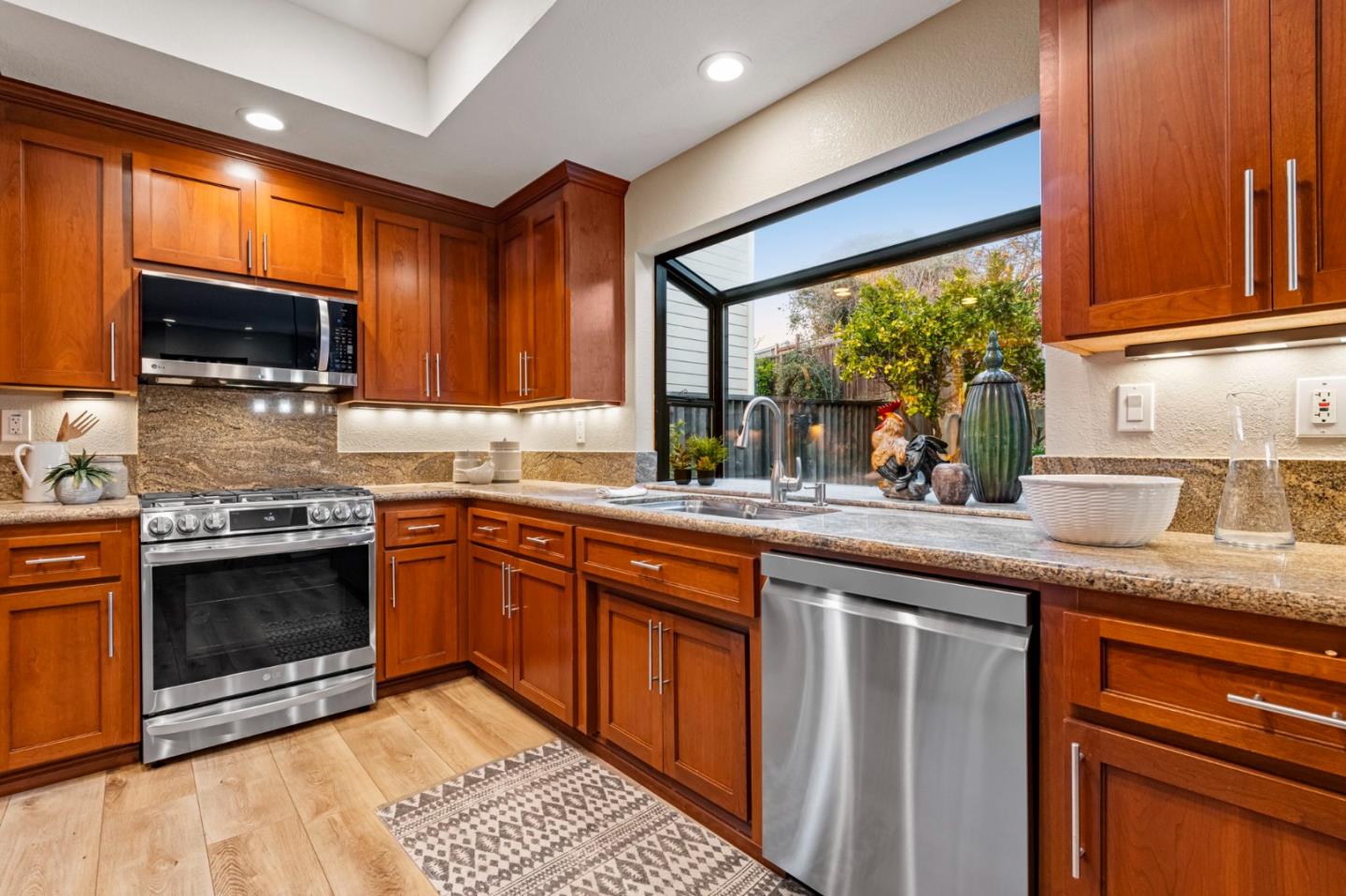 Detail Gallery Image 98 of 107 For 229 Marvilla Cir, Pacifica,  CA 94044 - 4 Beds | 3 Baths