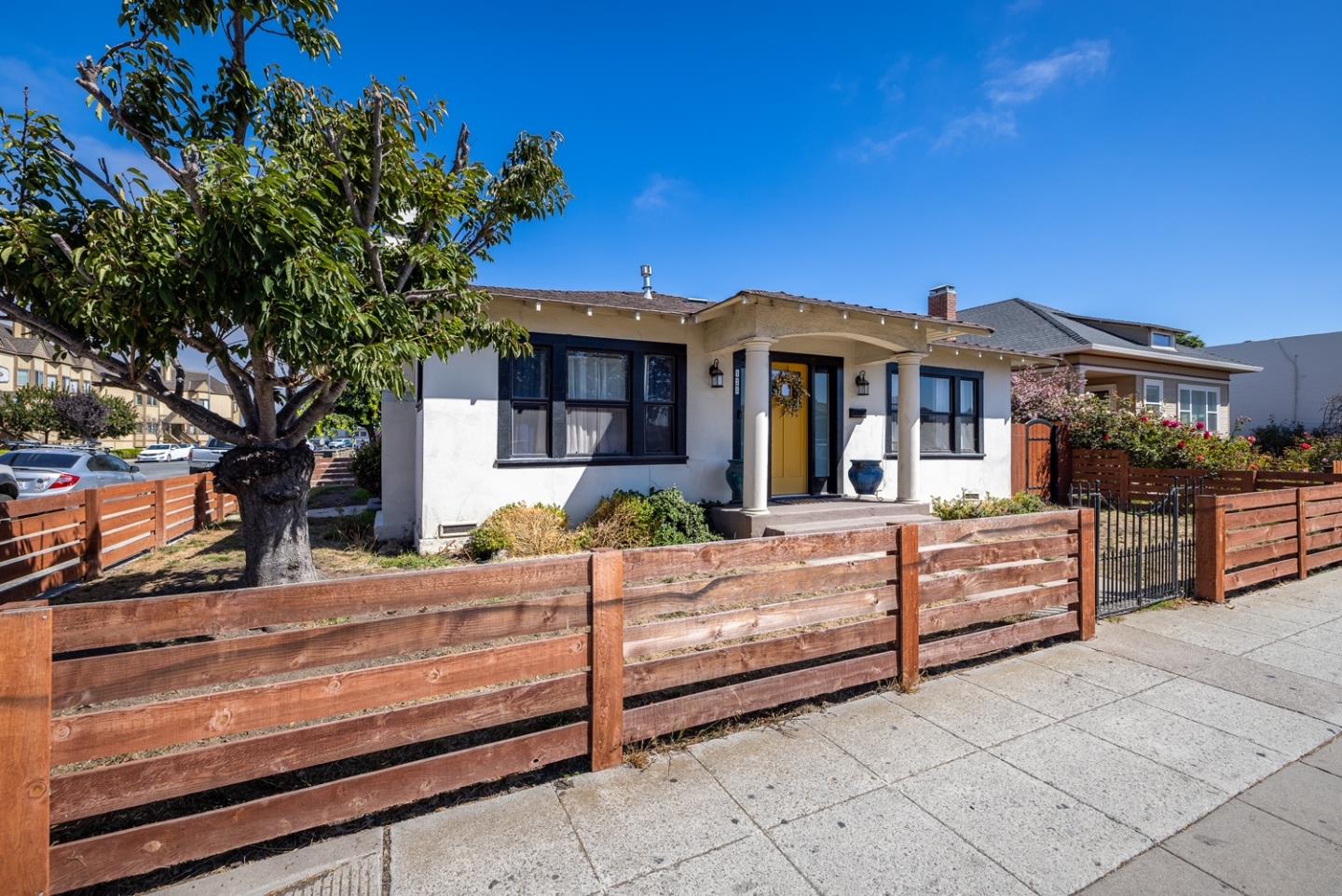 Detail Gallery Image 3 of 27 For 128 Central Ave, Salinas,  CA 93901 - 3 Beds | 1 Baths