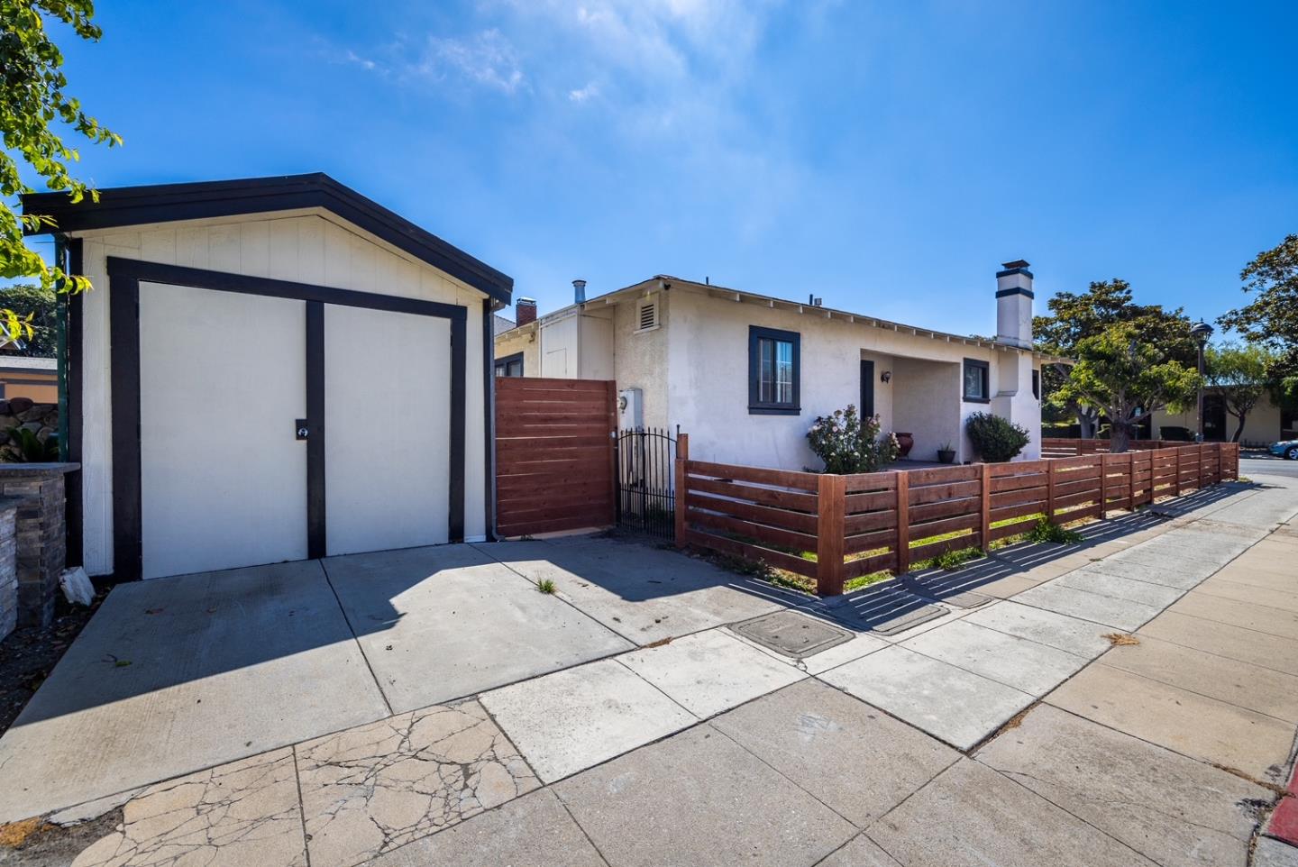 Detail Gallery Image 4 of 27 For 128 Central Ave, Salinas,  CA 93901 - 3 Beds | 1 Baths