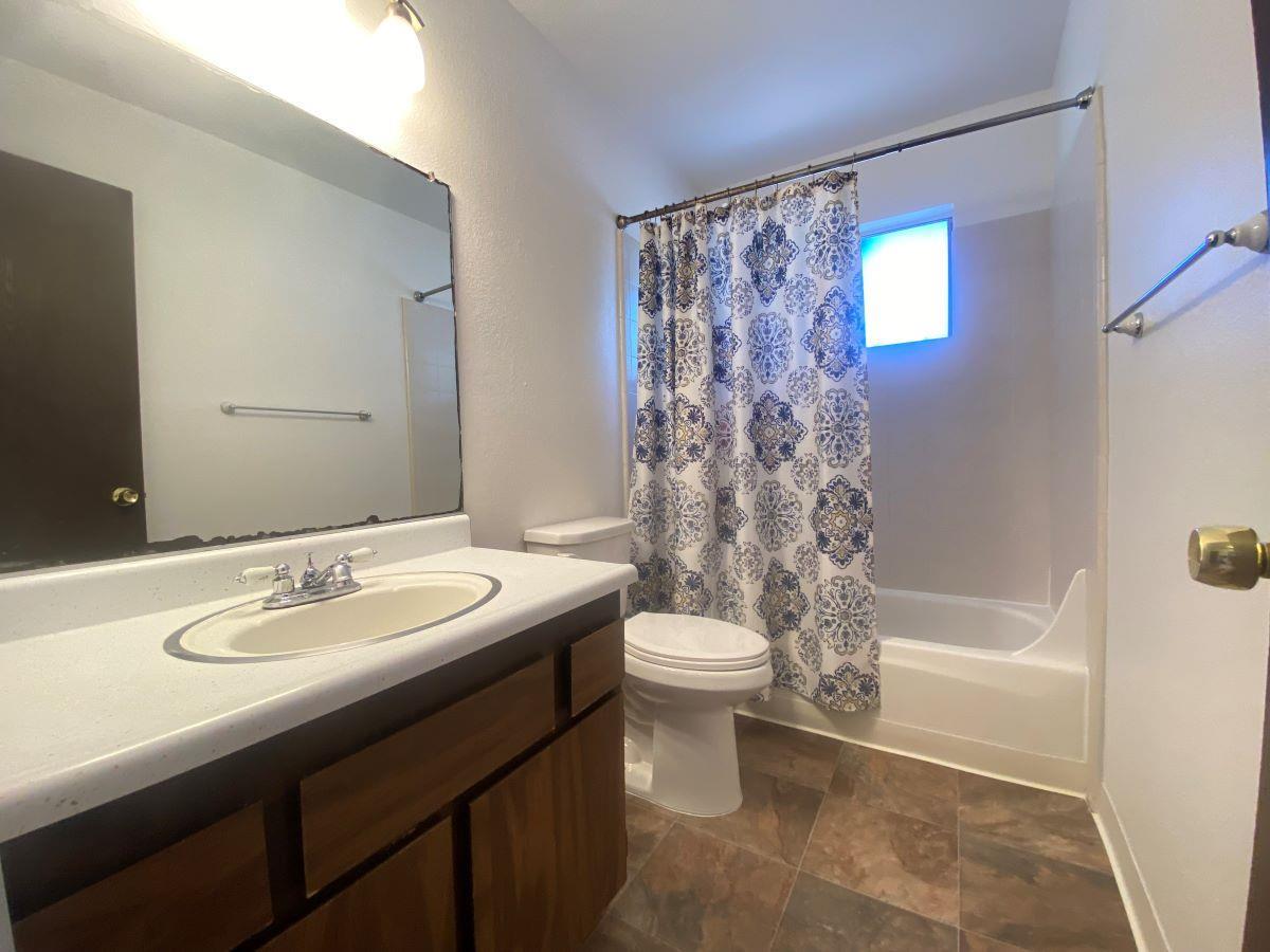 Detail Gallery Image 10 of 12 For 136 Market St, Santa Cruz,  CA 95062 - 6 Beds | 2 Baths