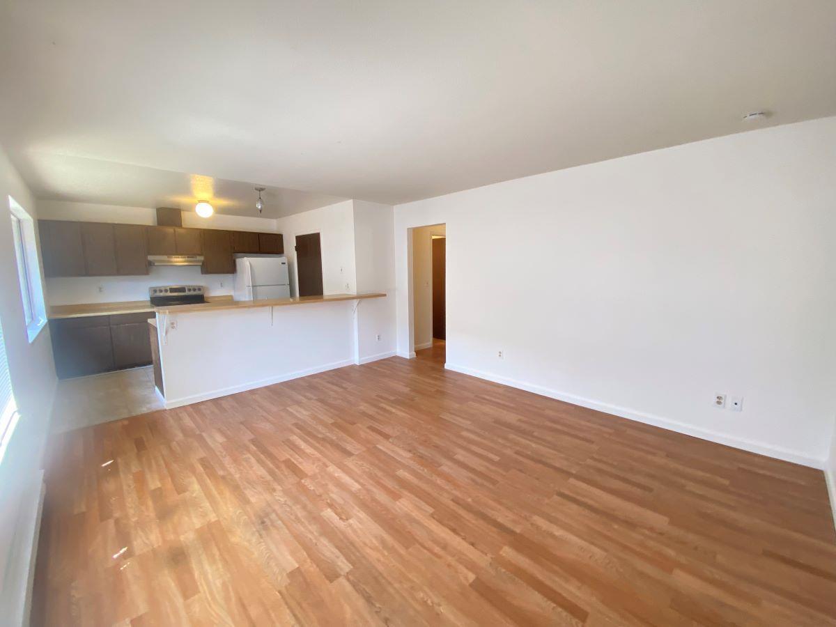 Detail Gallery Image 7 of 12 For 136 Market St, Santa Cruz,  CA 95062 - 6 Beds | 2 Baths