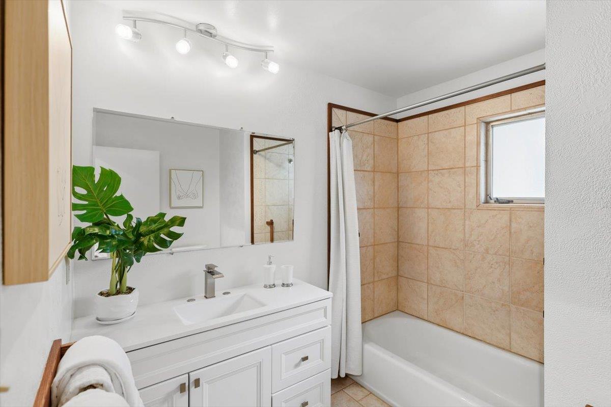 Detail Gallery Image 32 of 56 For 13910 Ravenwood Dr, Saratoga,  CA 95070 - 3 Beds | 2 Baths