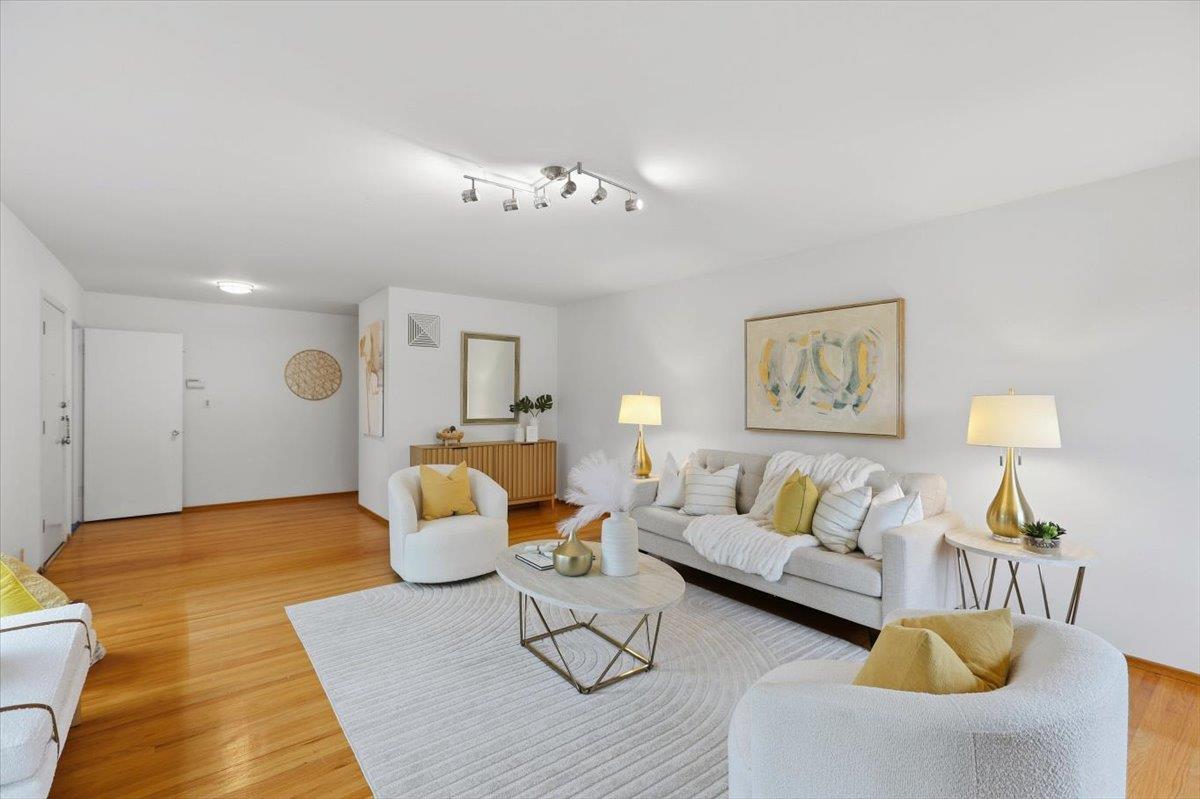 Detail Gallery Image 5 of 56 For 13910 Ravenwood Dr, Saratoga,  CA 95070 - 3 Beds | 2 Baths