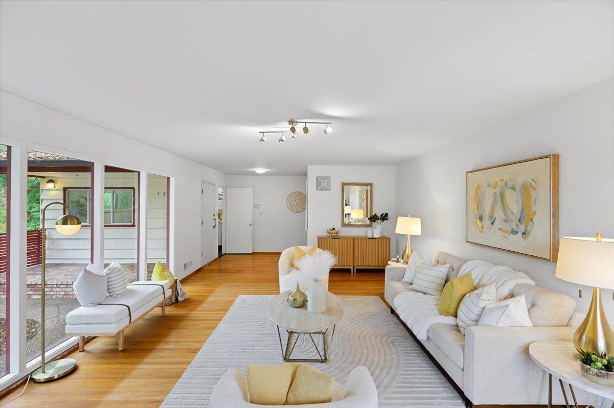 Detail Gallery Image 7 of 56 For 13910 Ravenwood Dr, Saratoga,  CA 95070 - 3 Beds | 2 Baths