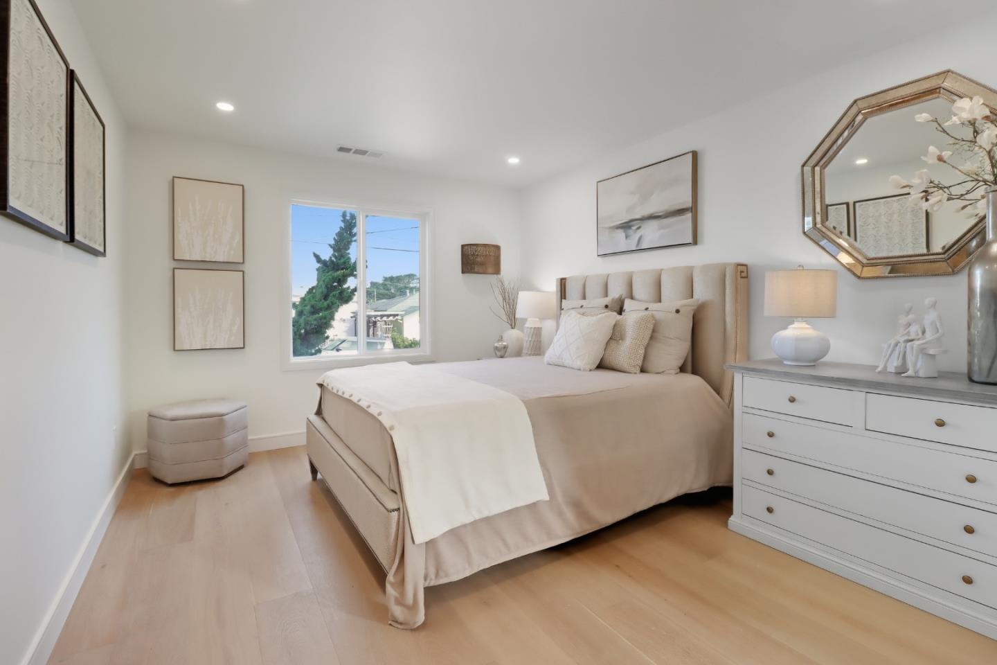 Detail Gallery Image 14 of 42 For 519 Midway Ave, Daly City,  CA 94015 - 5 Beds | 3 Baths