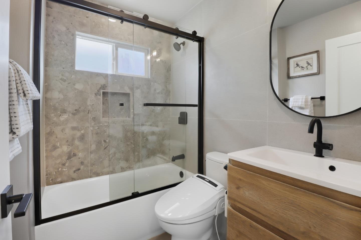 Detail Gallery Image 17 of 42 For 519 Midway Ave, Daly City,  CA 94015 - 5 Beds | 3 Baths