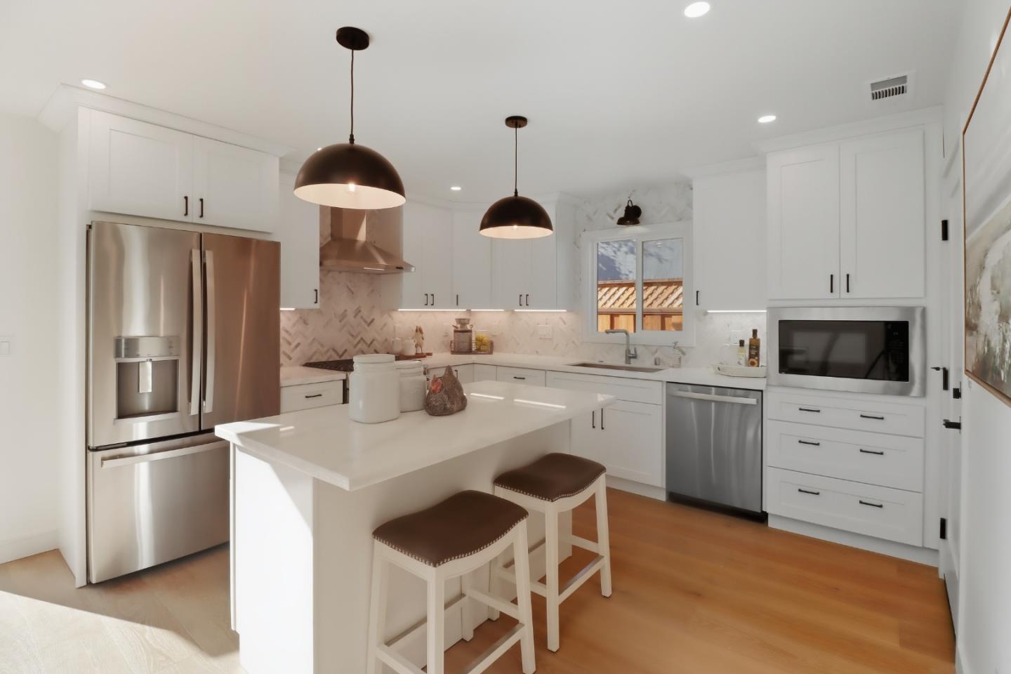 Detail Gallery Image 2 of 42 For 519 Midway Ave, Daly City,  CA 94015 - 5 Beds | 3 Baths