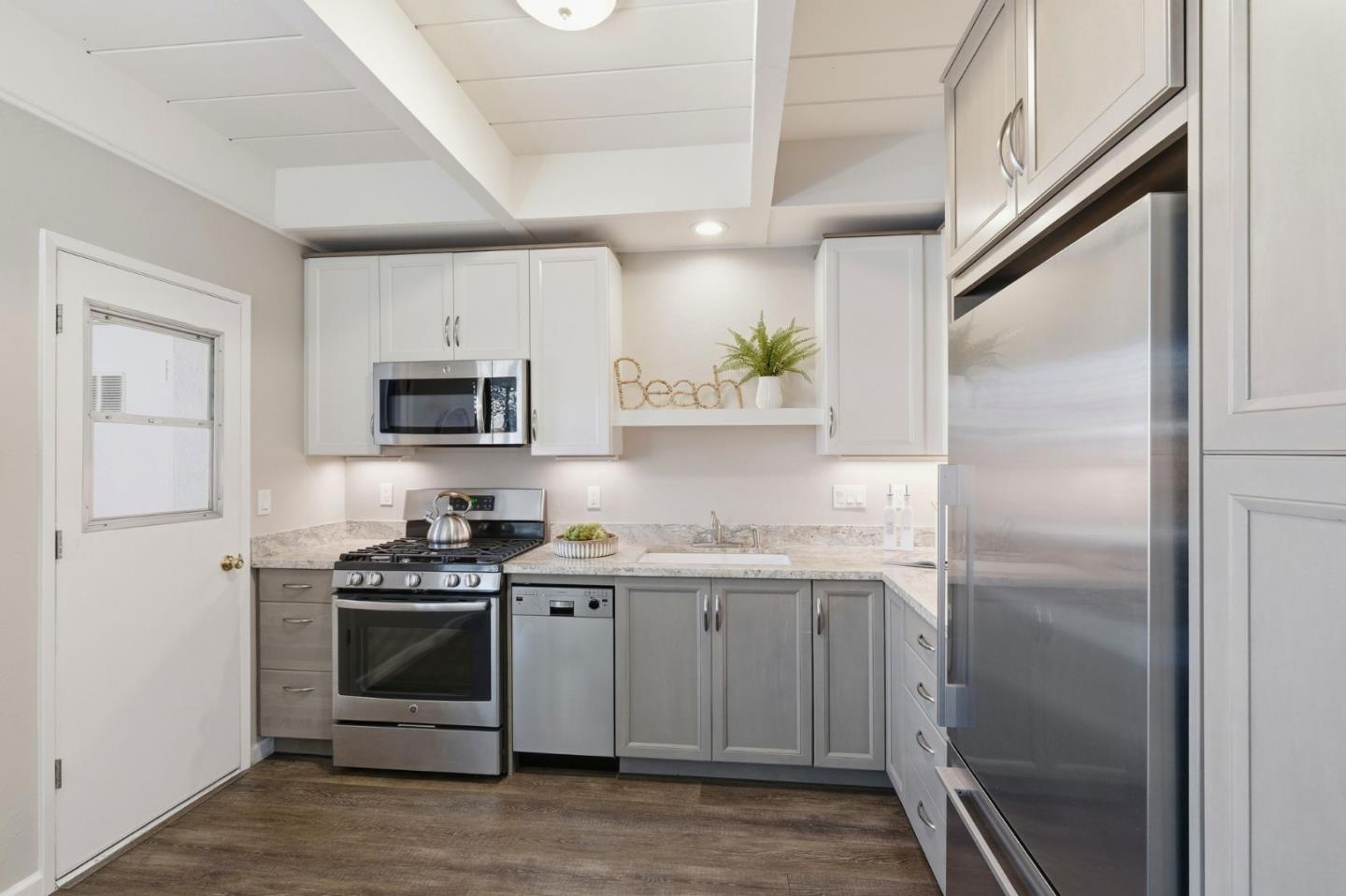 Detail Gallery Image 10 of 39 For 117 Marina Ave, Aptos,  CA 95003 - 2 Beds | 1 Baths